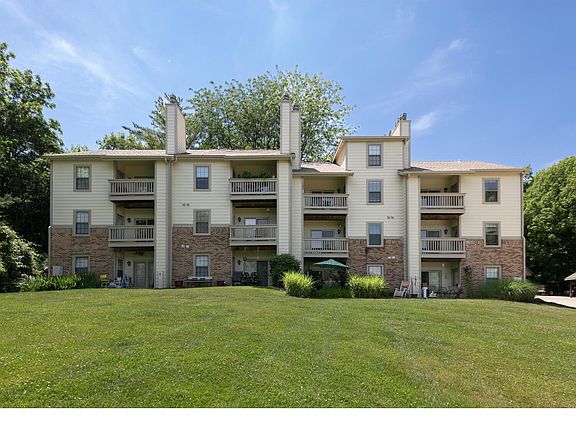 4th image of 2224 Canyonlands Dr APT E