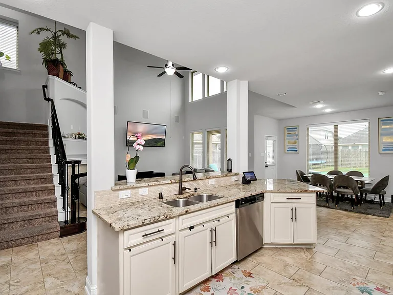 24723 Heirloom Ln — Photo 10