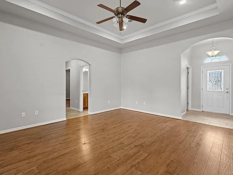 5470 Westmeadow Ln — Photo 4