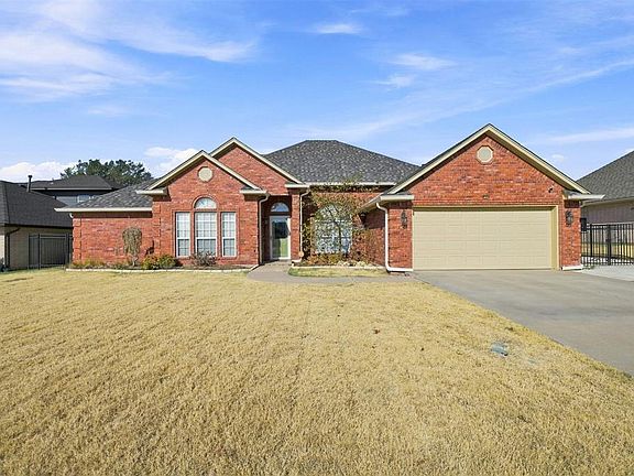 2nd image of 1607 SW Edward Cir