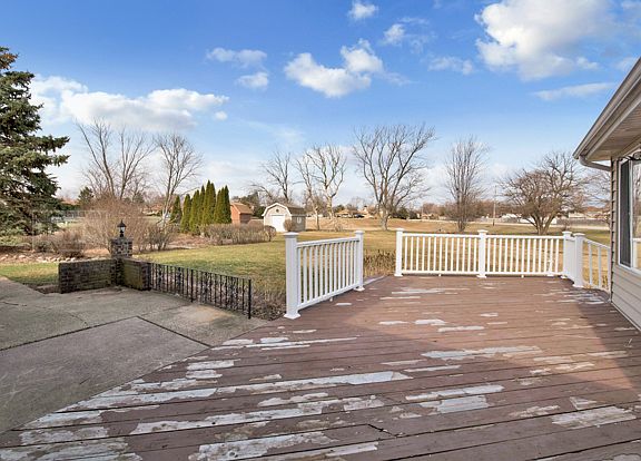 3rd image of 14352 S Heather Ct