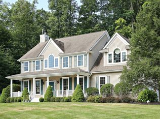 2665 Deer St, Mohegan Lake, NY 10547