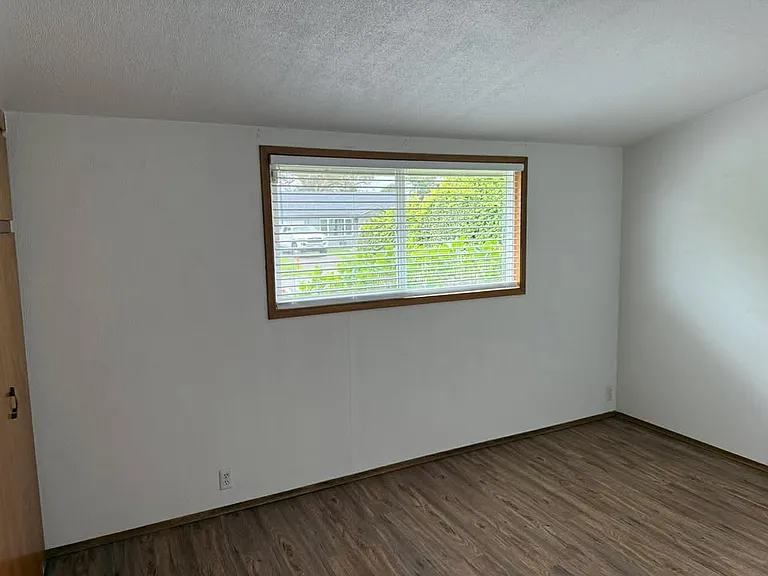 1726 Grant St — Photo 8