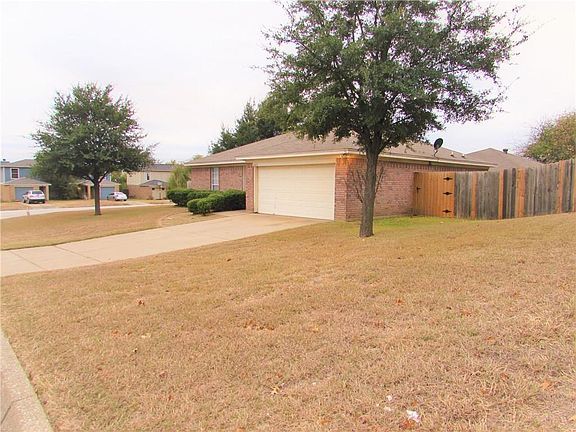 4th image of 640 Cumberland Dr