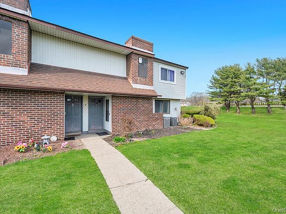 3rd image of 109 Pointe Circle S #109