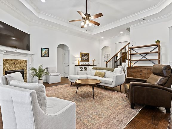 2nd image of 1139 Walden Ln