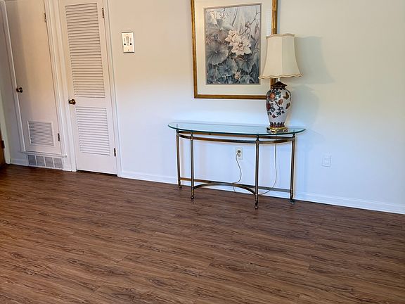 4th image of 4309 Virginia Dr #5