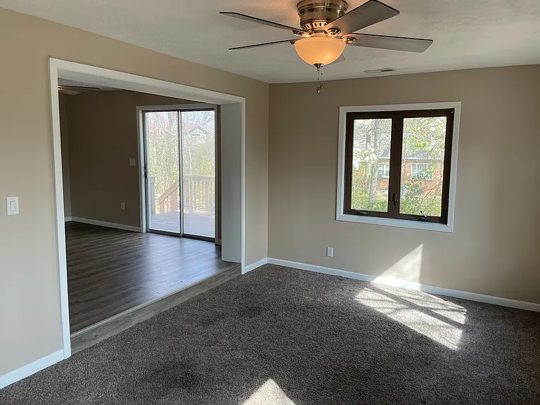 137 Roark Ave — Photo 7