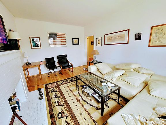 4th image of 1605 W Berwyn Ave #2