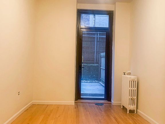 4th image of 150 E 84th St #1E