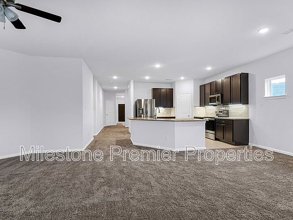 4th image of 1826 Boxwood Dr