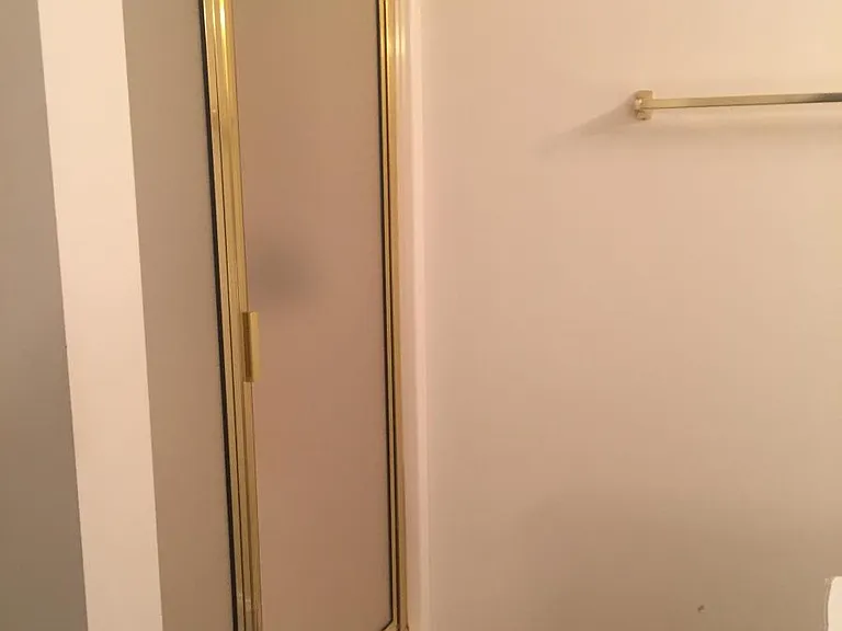 Separate shower & tub
