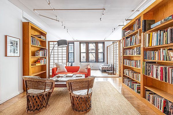 1st image of 133-131 W 28th St #3B