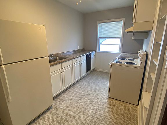 2nd image of 1844 Grand Ave APT 4