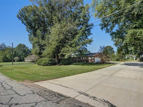 2nd image of 2516 Sunnycrest Dr