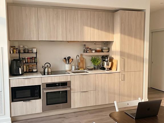 4th image of 28 Ann St #1804