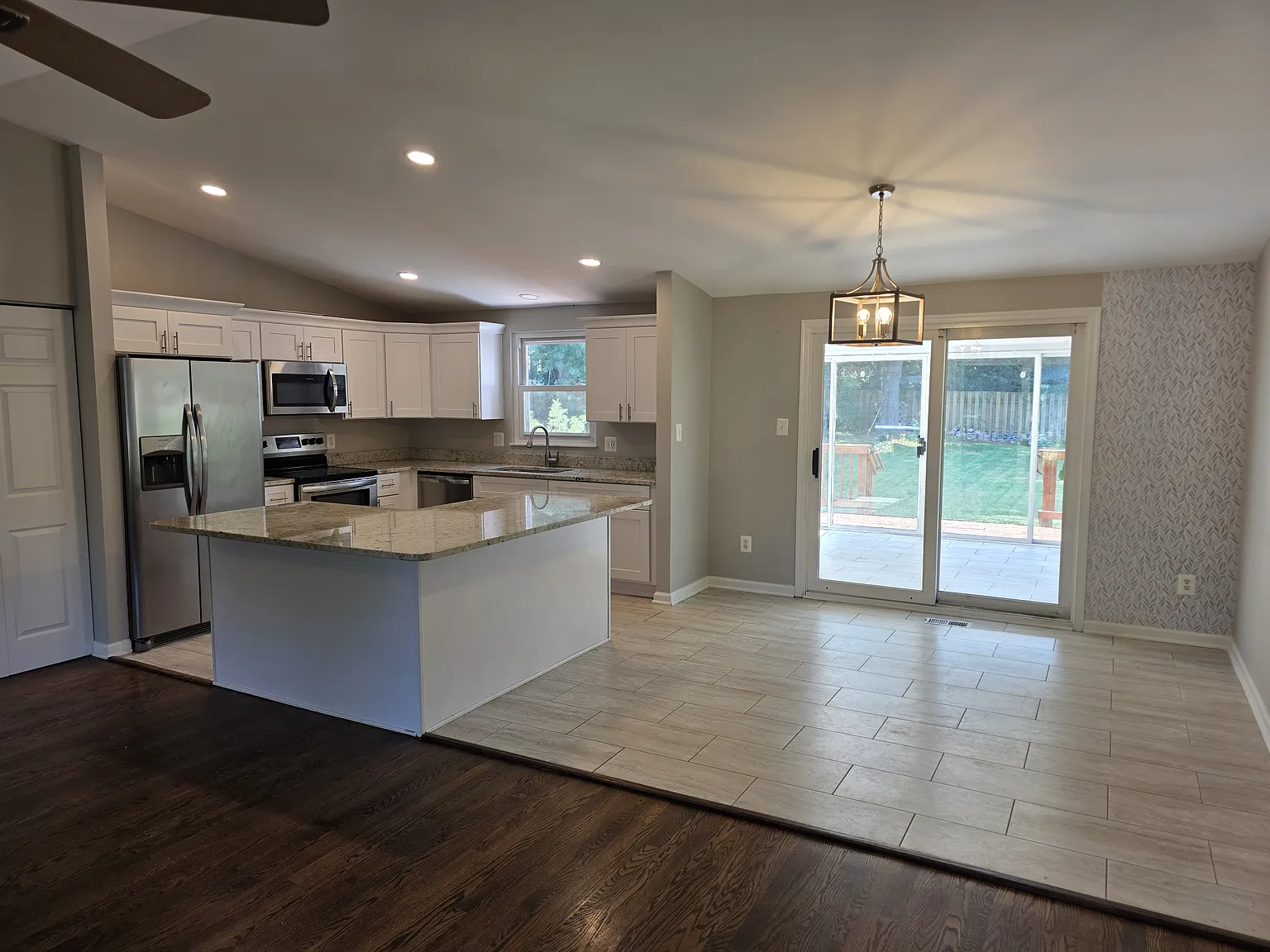4 bed, 1232 sqft, $3,750 — Photo 2
