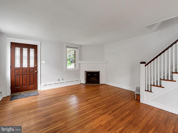 3rd image of 625 Kenilworth Rd