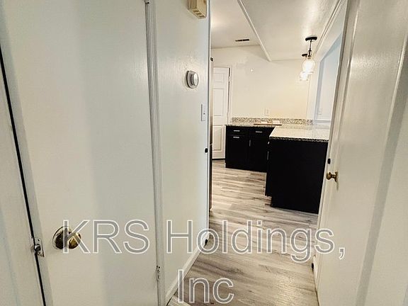 5th image of 854 Lucas Creek Rd