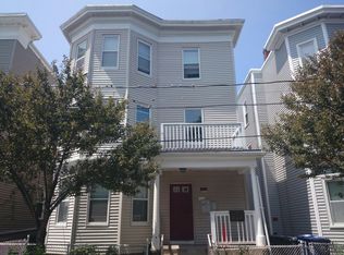 29 Raven St, Dorchester, MA 02125