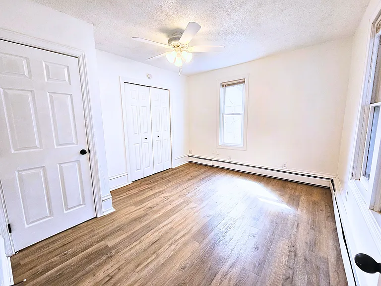 304 12th Ave NE #2 — Photo 10
