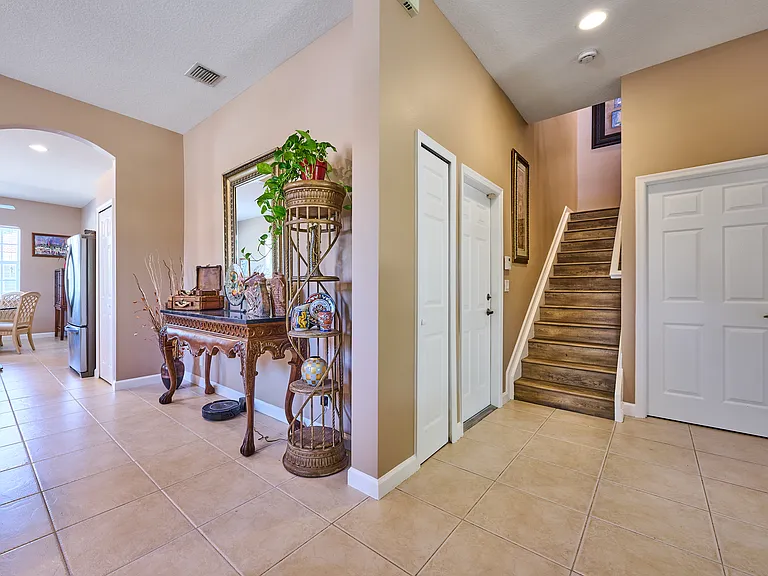 530 Commons Dr — Photo 4