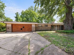 7461 N Linden Ln, Parma, OH 44130