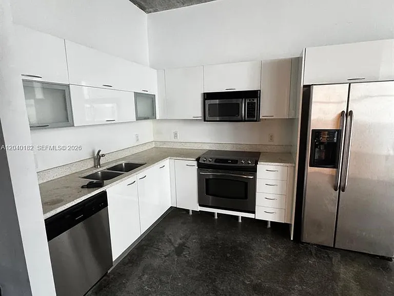 133 NE 2nd Ave #904 — Photo 3