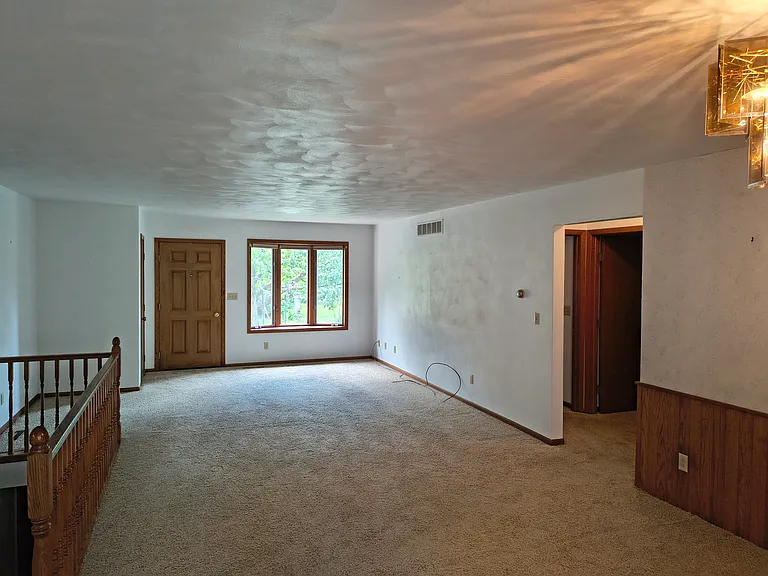 305 W Meyer Pl #A — Photo 4