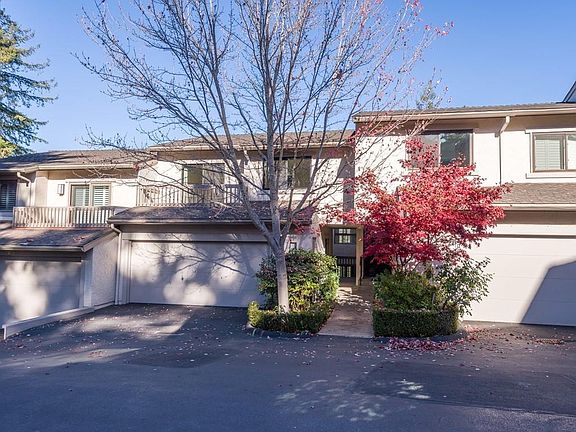 2nd image of 204 Sand Hill Cir