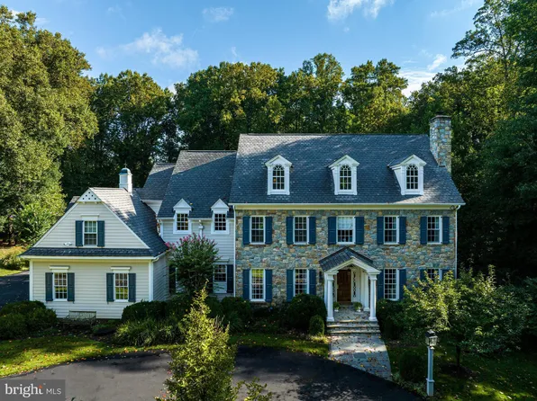 347 Springvale Rd, Great Falls, VA 22066