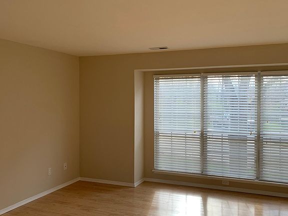 3rd image of 1119 Highland Oaks Ct Unit B