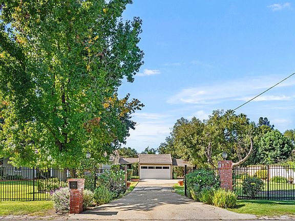 4th image of 8757 Encino Ave