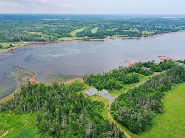 316 Delodder Rd, Saint George's Parish, PE C0A 1R0