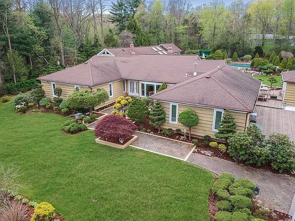 3rd image of 20 Burnham Ln