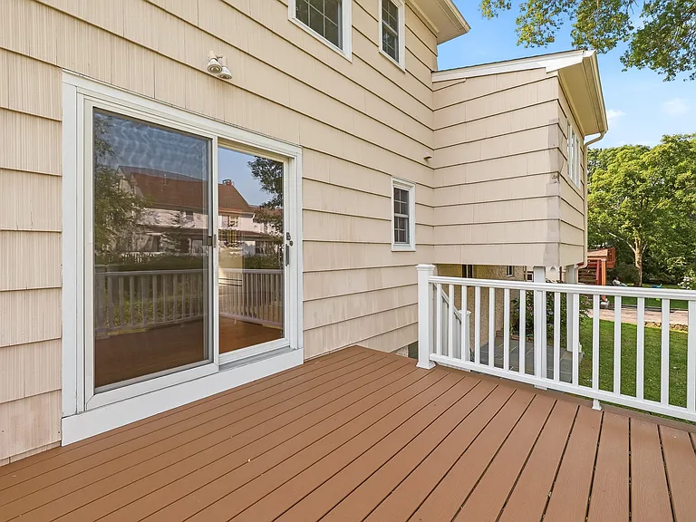 60 Oakland Ave — Photo 32