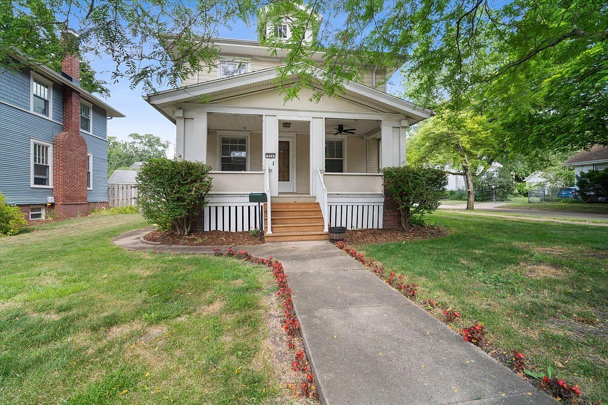 920 S Fell Ave, Normal, IL 61761 | Zillow