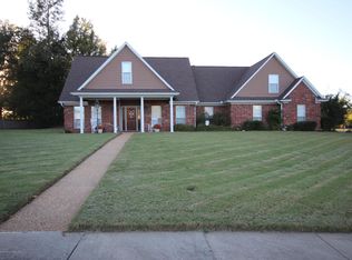 621 Shadow View Dr, Hernando, MS 38632