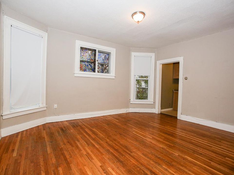 1st image of 2640 Fillmore St NE APT 1