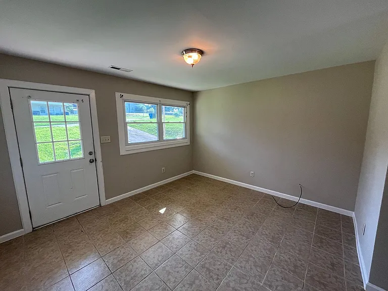 197 Wilkenson Dr NE — Photo 3