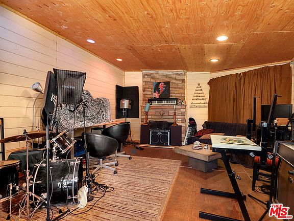 4th image of 4719 Keniston Ave