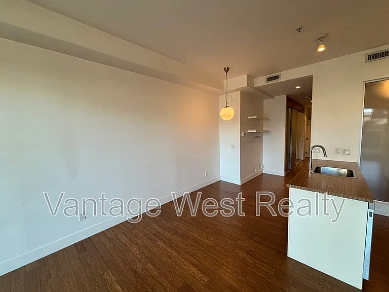 1289 Ellis St #218 — Photo 5