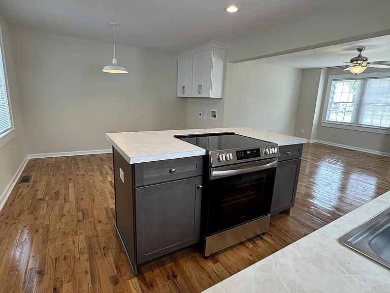 60 3rd St NW — Photo 3