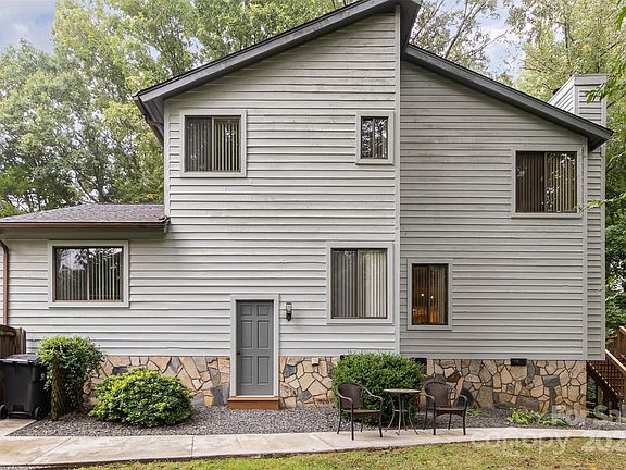 5th image of 6207 Rhone Dr