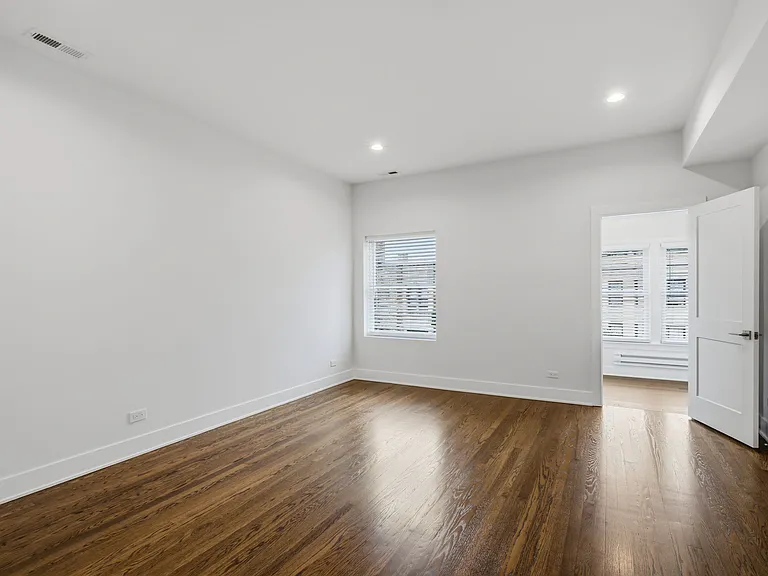 6914 N Sheridan Rd #1 — Photo 12