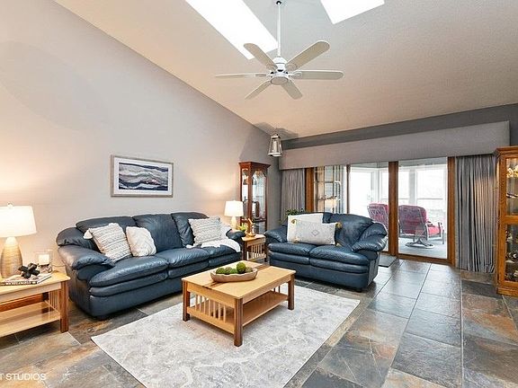 4th image of 1711 Woodhaven Cir