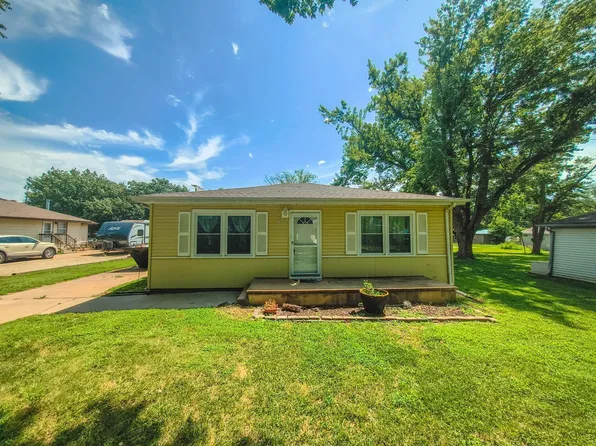 602 N Stark St, Bennington, KS 67422