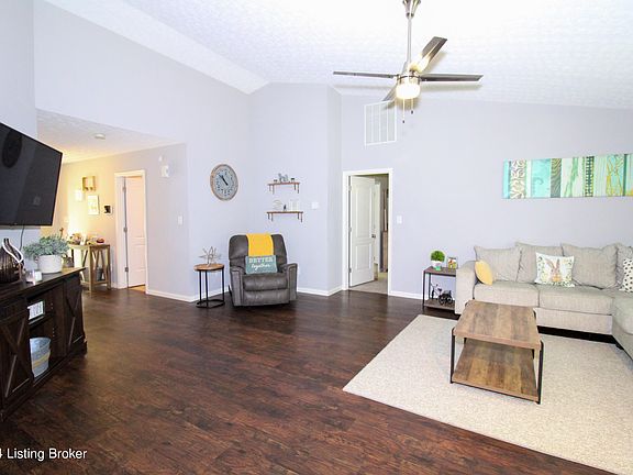3rd image of 7120 Blue Stream Ct