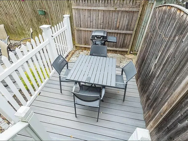 121 M St #2 — Photo 5