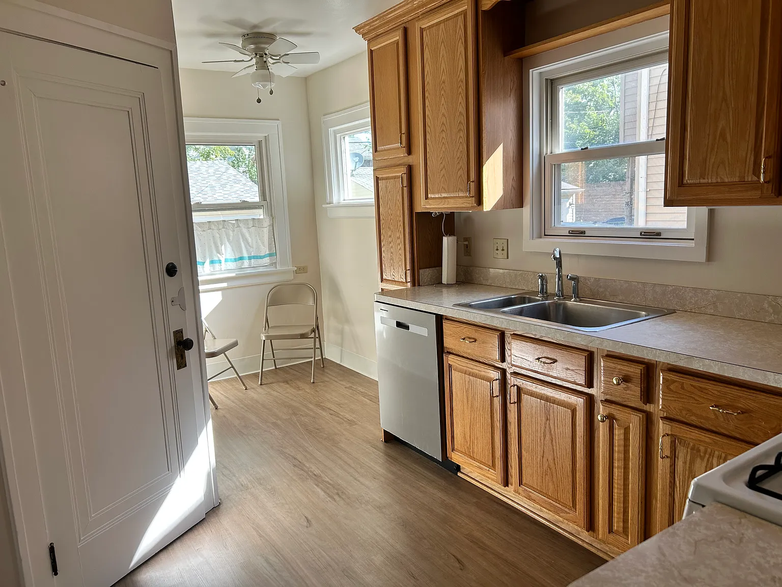 2 bed, 1350 sqft, $1,500 — Photo 3